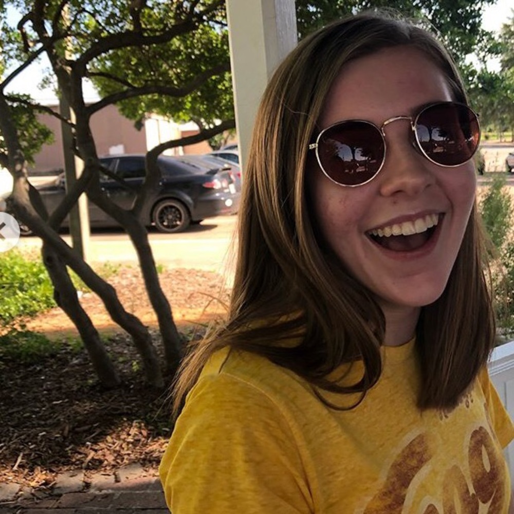 Meet your Posher, Caroline